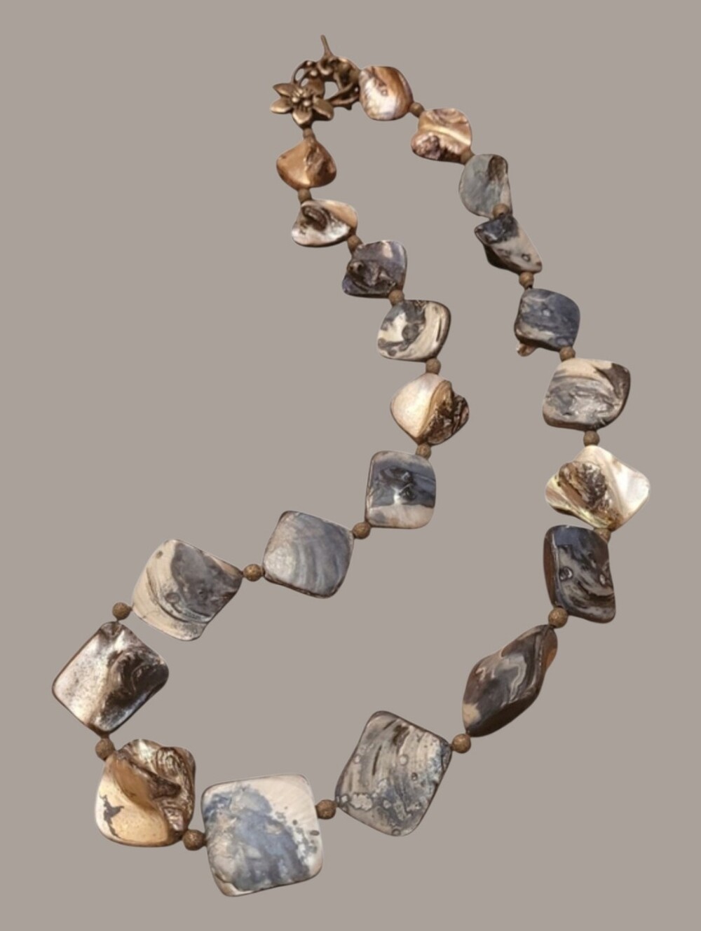 🥳4/$25!🥳 Marbled Brown & Gold Shell Bead Necklace